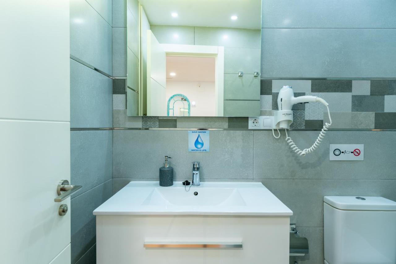 Locksmith Apartment - Park Option Seville Ngoại thất bức ảnh